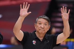 宫鲁鸣：新女篮的首次集训 大家积极性都很高 特别感谢杨家姐妹