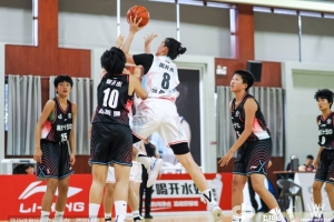 2024-2025中国初中篮球联赛1/4决赛落下帷幕 明日开启半决赛