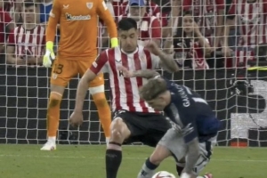 伊纳基：红点判罚前加纳乔手球在先但裁判没看到，霍伊伦一碰就倒