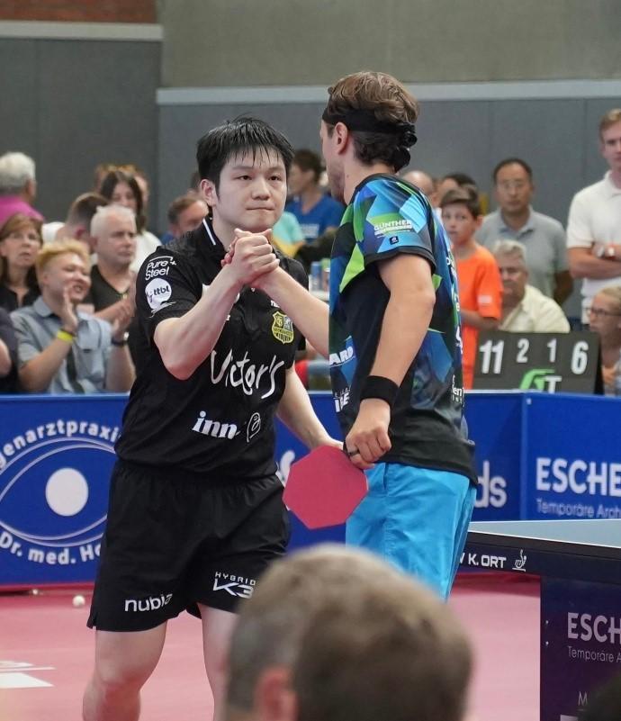 乐鱼官方网站-樊振东3-1战胜泽利科，收获德甲首场胜利