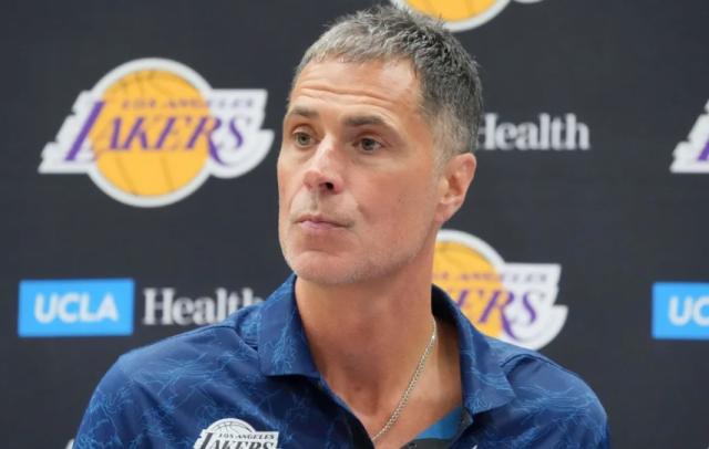 乐鱼官方网站-佩林卡位置难保？新赛季三位GM如芒在背他首当其冲