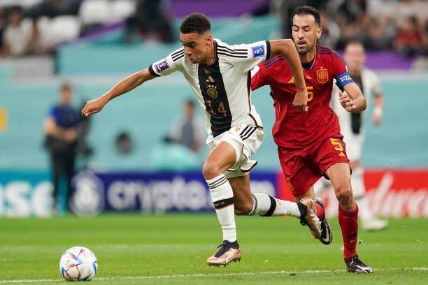 乐鱼体育平台-华丽西班牙暴露缺陷，布教授阿尔瓦体能谁来补充？