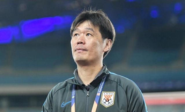 李霄鹏上任面临艰难考验：选球员成难题 归化未知